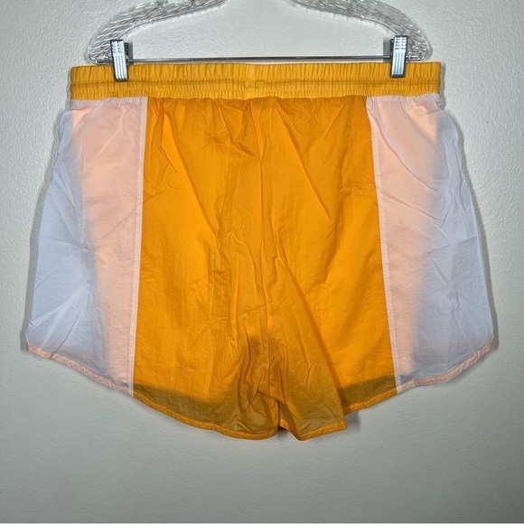 Gymshark Womens Pulse 2 In 1 Running Shorts Apricot Orange Size XXL NWOT - Picture 7 of 7
